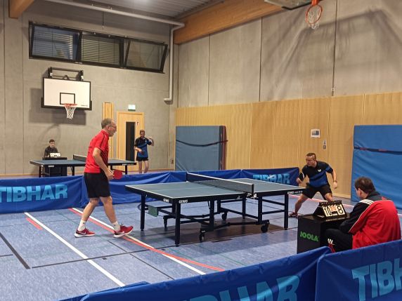 Hoheneck IV Tischtennismannschaft im Ligaspiel